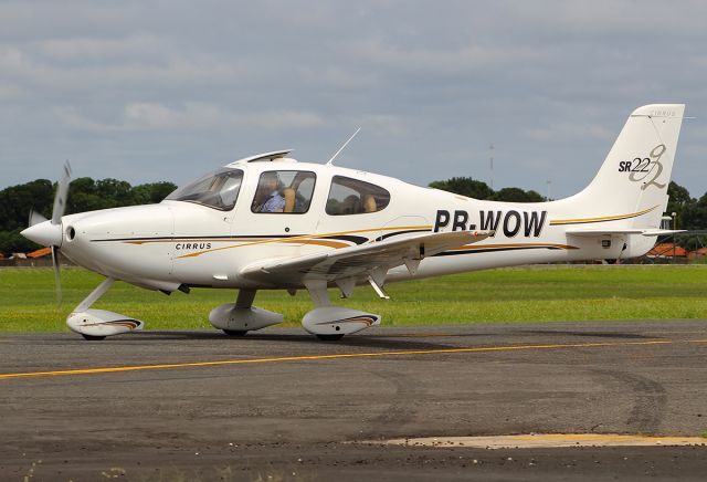 Cirrus SR-22 (PR-WOW)