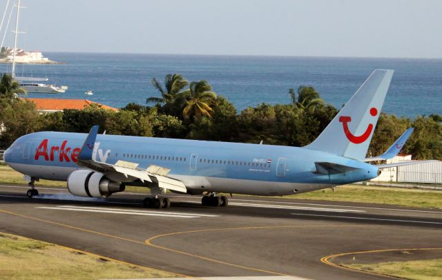 BOEING 767-300 (PH-OYJ)