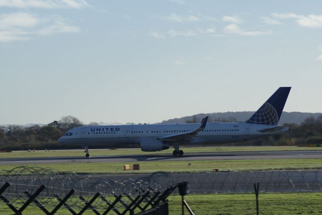 Boeing 757-200 (N13110) - United Airlines B757-224 cn27300