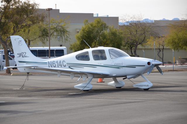 Cirrus SR-22 (N614C)