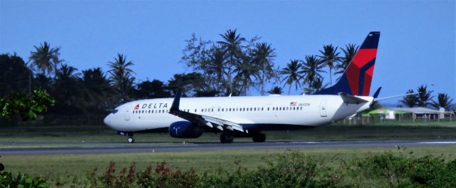 Boeing 737-900 (N815DN)