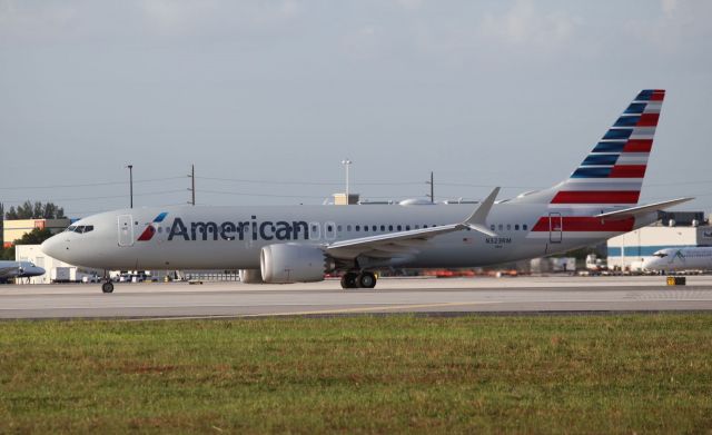 Boeing 737 MAX 8 (N323RM) - Brand new Boeing 737 MAX 8 which has been in service since the 17th of July. Seen here moving on to the runway at MIA on the evening of the 19th of July, 2018.