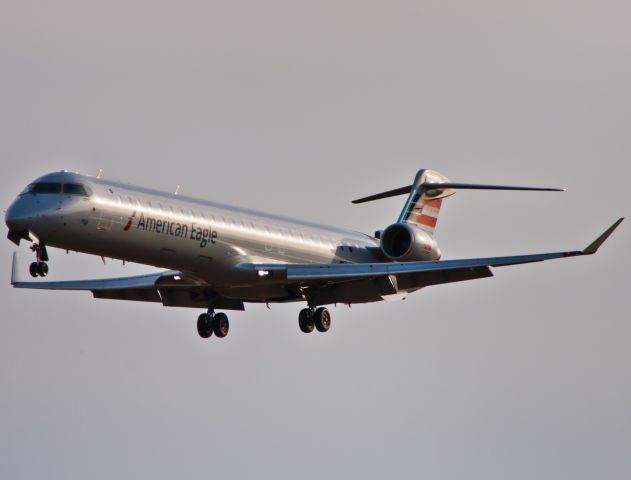 Canadair Regional Jet CRJ-900 (N592NN)