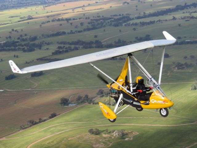 — — - Pirate Ship flies back from Echuca