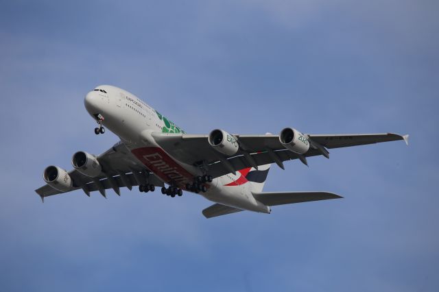 Airbus A380-800 (A6-EON)