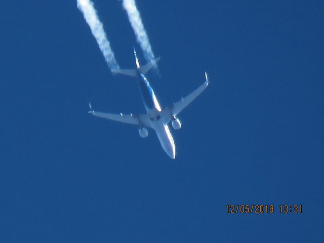 Boeing 737-800 (N585AS)