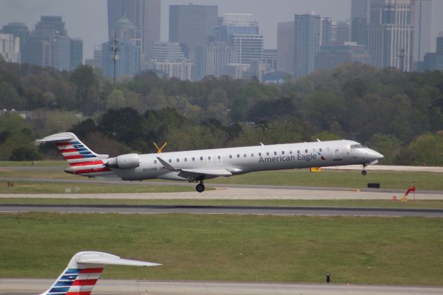 Canadair Regional Jet CRJ-900 (N569NN)