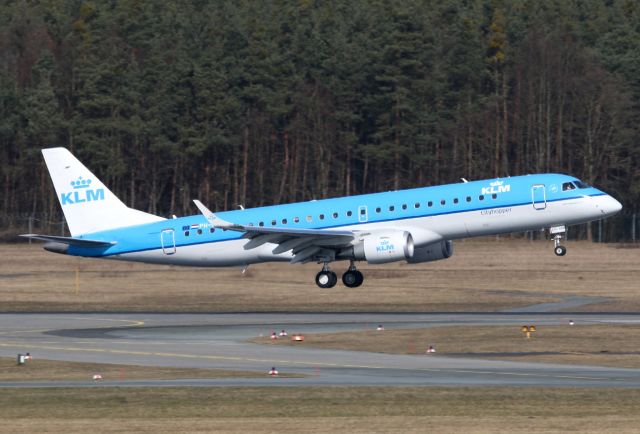 Embraer ERJ-190 (PH-EXC)