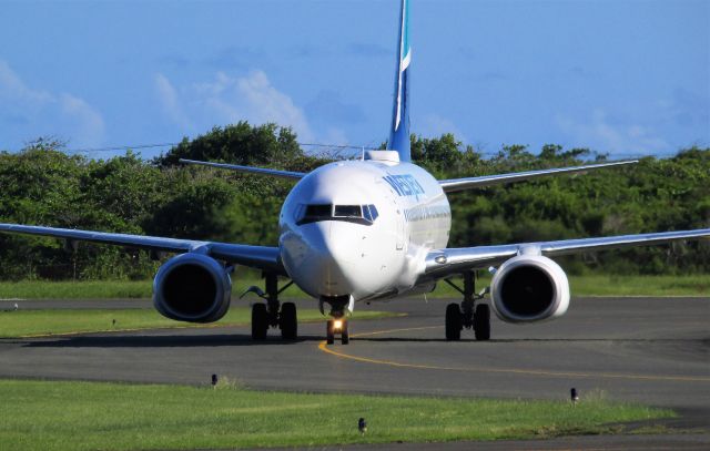 Boeing 737-800 (C-FKRF)