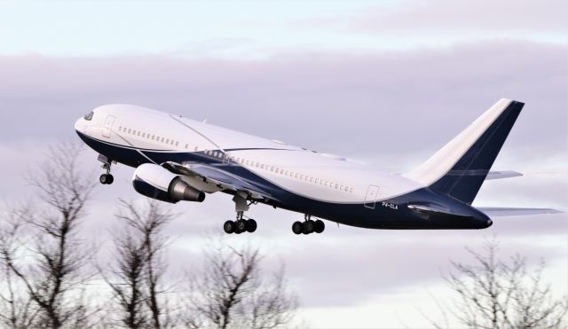 BOEING 767-200 (P4-CLA) - comlux aruba b767-2dx(er) p4-cla dep shannon 2/1/21.