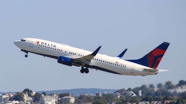 Boeing 737-800 (N3732J) - Blasting off to Seattle