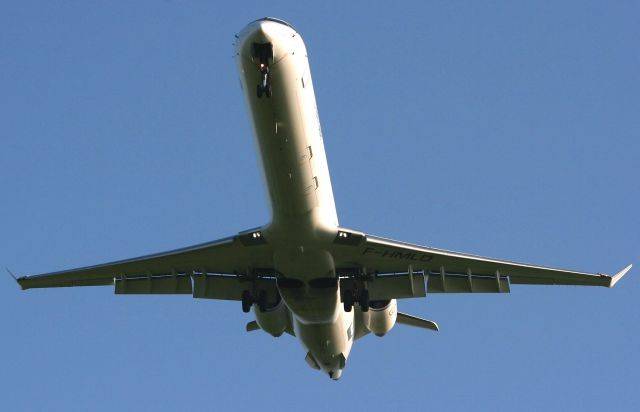 Canadair Regional Jet CRJ-900 (F-HMLD) - Canadair Regional Jet CRJ-1000, Brest Guipavas Airport (LFRB-BES)