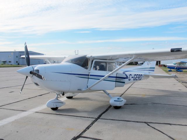 Cessna Skylane (C-GERD) - The Skylane is one of the best personal travel aircraft.