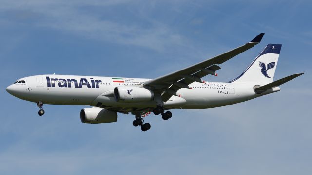 Airbus A330-200 (EP-IJA)