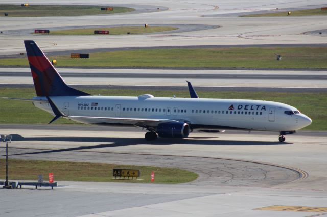 Boeing 737-900 (N963DZ)
