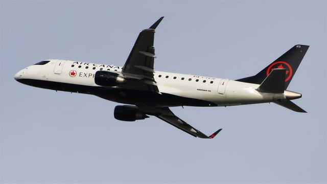 Embraer ERJ 175 (C-FEJD)