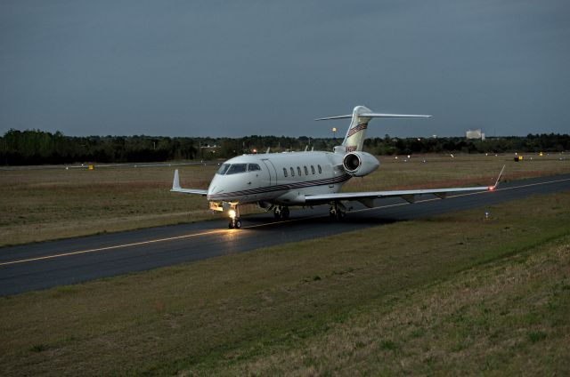 Bombardier Challenger 300 (N420MP) - Departures taxi runway 7 last day Masters 2018