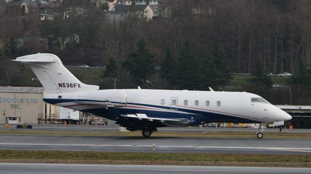 Bombardier Challenger 300 (N536FX)