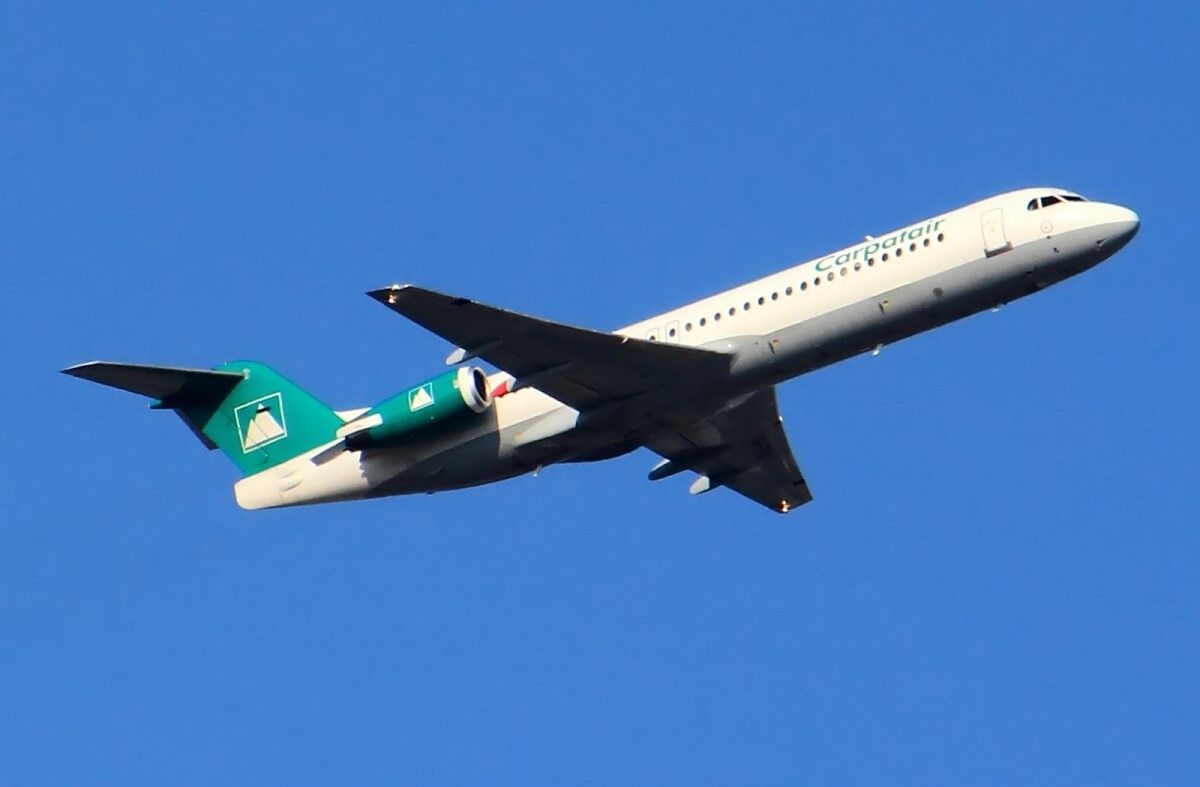 Fokker 100 (YR-FKB)