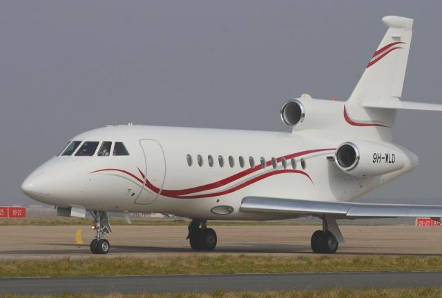 Dassault Falcon 900 (9H-WLD)