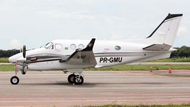 Beechcraft King Air 90 (PR-GMU)