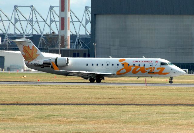 Canadair Regional Jet CRJ-200 (C-GOJA)