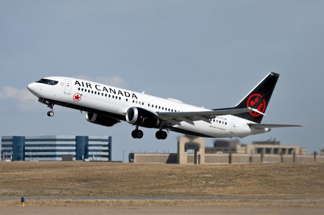 Boeing 737 MAX 8 (C-FTJV)