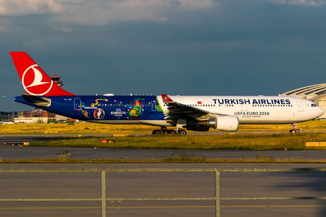 Airbus A330-300 (TC-JOH) - Rwy 18 with evening sun