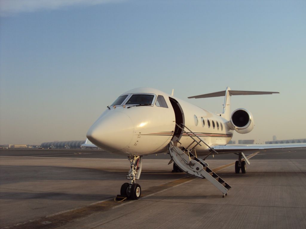 Gulfstream Aerospace Gulfstream IV (N450MB) - DUBAI INTERNATIONAL AIRPORT....