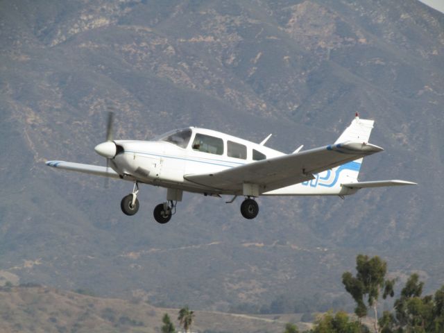 Piper Cherokee (N38700) - Taking off RWY 26L