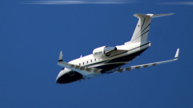 Canadair Challenger (N611AZ) - Shortly after departure is this 2005 Bombardier Canadair Challenger 604 in the Spirng of 2021.