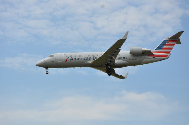 Canadair Regional Jet CRJ-200 (N228PS)