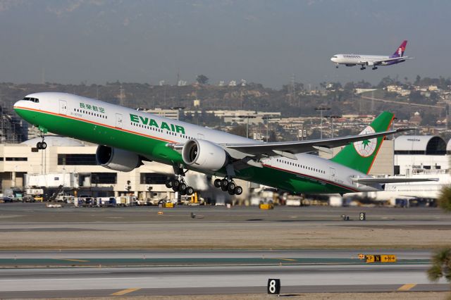 B-16709 — - Eva Air B-16709 (FLT EVA11) departing RWY 25R enroute to Chiang Kai Shek (RCTP) - Taipei, Taiwan, while Hawaiian Airlines N597HA (FLT HAL10) from Honolulu Int'l (PHNL) is landing on the North Complex.