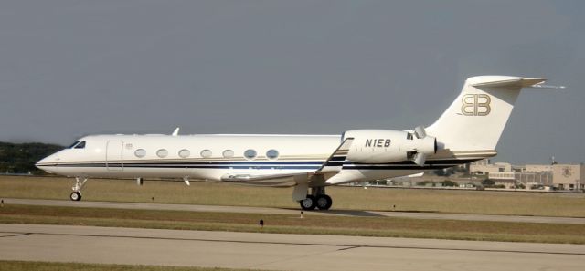 Gulfstream Aerospace Gulfstream V (N1EB) - Rush Limbaugh,Gulfstream on loan from God,dont know if he was actually on it.