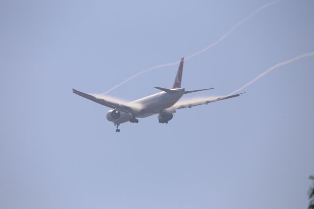 BOEING 777-300ER (TC-LJF)