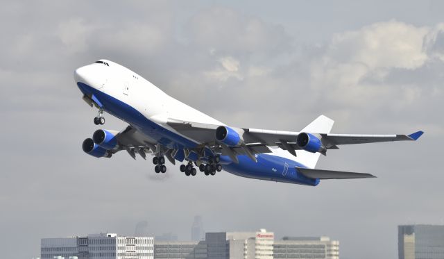 Boeing 747-200 (A6-GGP) - Departing LAX on 25L