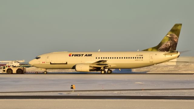 BOEING 737-400 (C-FFNE)