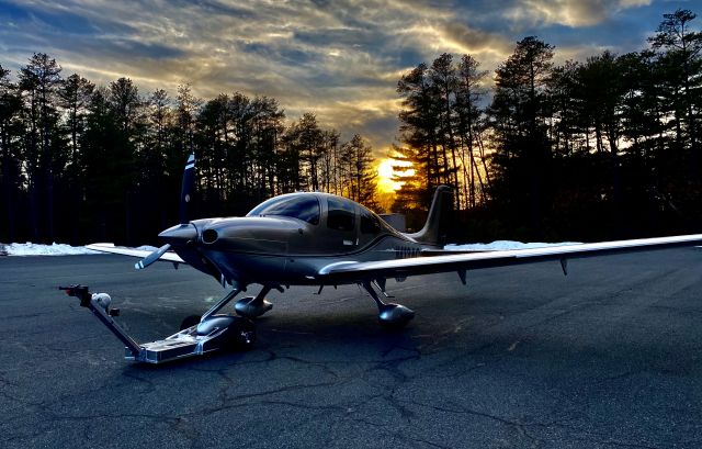 Cirrus SR-22 (N413AC) - Winter sunset!