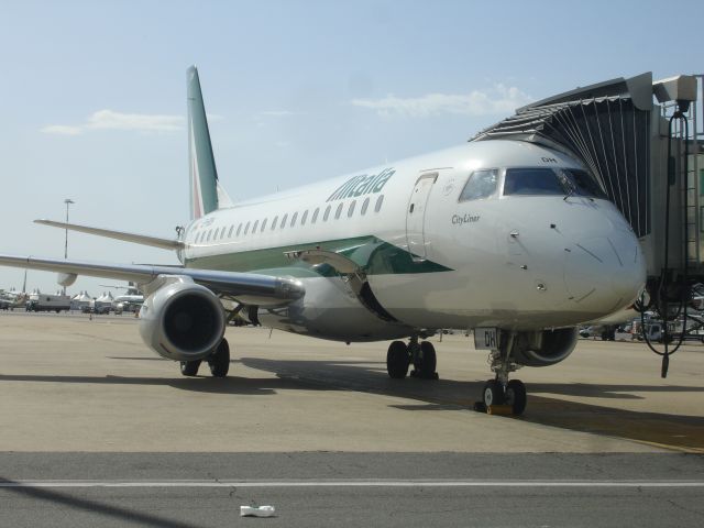 Embraer 170/175 (EI-RDH)