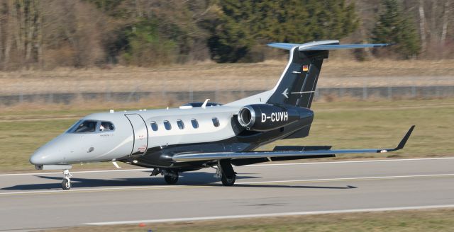 Embraer Phenom 300 (D-CUVH)