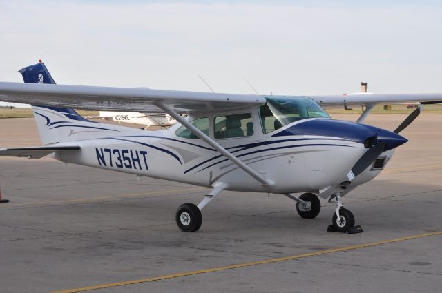 Cessna Skylane (N735HT)
