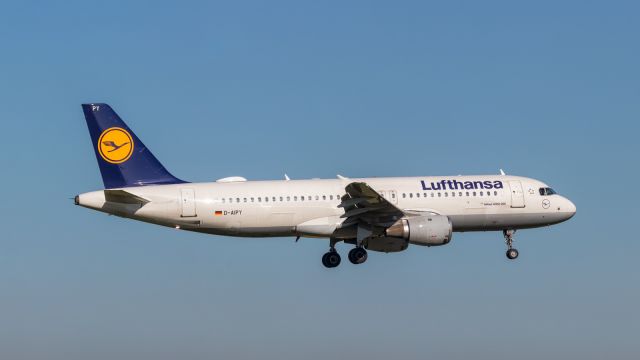 Airbus A320 (D-AIPY)