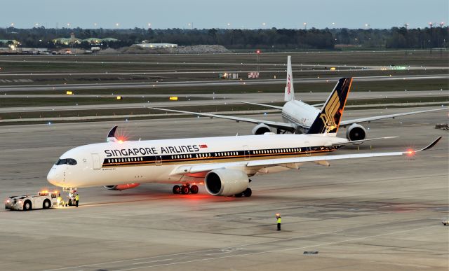 Airbus A350-900 (9V-SMO)