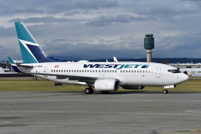 Boeing 737-700 (C-FIBW)