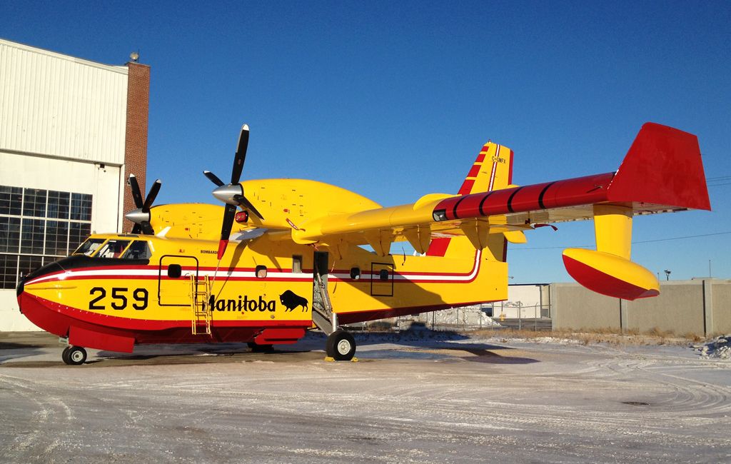 Canadair CL-415 SuperScooper (C-GMFX)