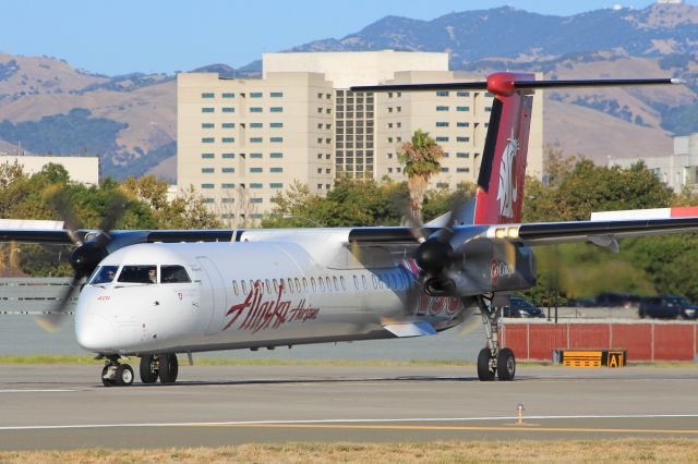 de Havilland Dash 8-400 (N401QX)