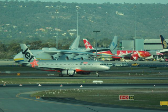 Antonov An-225 Mriya (UR-82060) - Size does matter 