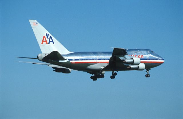 BOEING 747SP (N602AA) - Final Approach to Narita Intl Airport Rwy16 on 1989/09/10