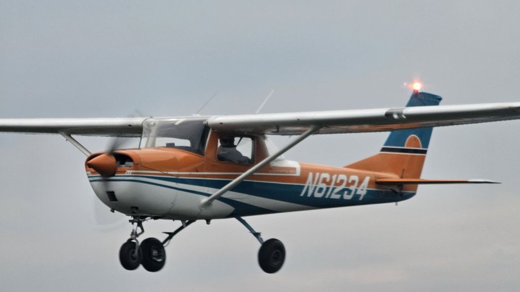 Cessna Commuter (N61234) - Flying to the Cessna 150 fly-in in Clinton, Iowa 2023.