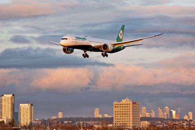 BOEING 787-10 Dreamliner (B-17801)